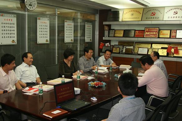 天成集团董事长孙明高先生亲切接待