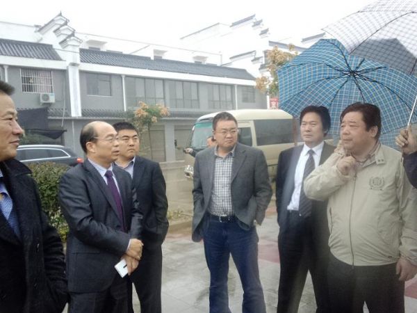 孙明高博士实地参观和考察豫花园