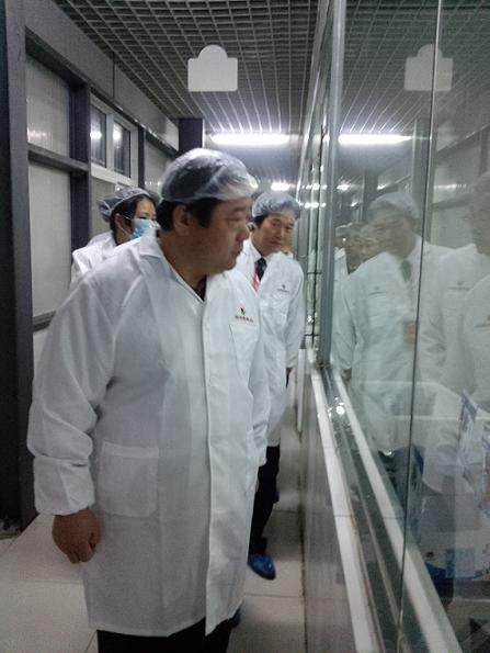 孙明高博士参观心诺集团食品加工车间