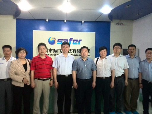 孙明高董事长陪同山东省泰安市领导考察深圳翔飞科技公司