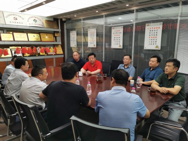 贵州省安顺市人社局副局长管建光一行莅临我集团考察指导